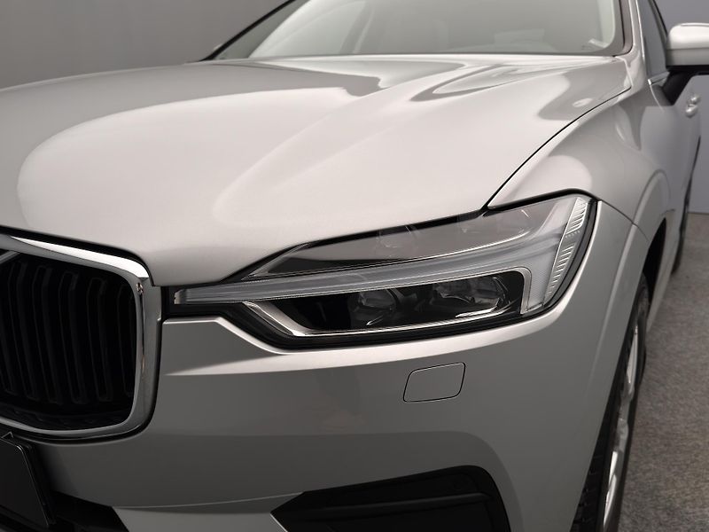 Volvo XC60 B4 AWD MOMENTUM PRO REZERVACE - fotka 19 z 43