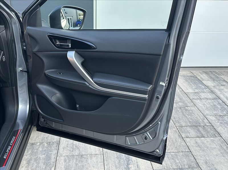 Mitsubishi Eclipse Cross 1,5 Turbo 163PS  Connect+ A/T - fotka 18 z 54