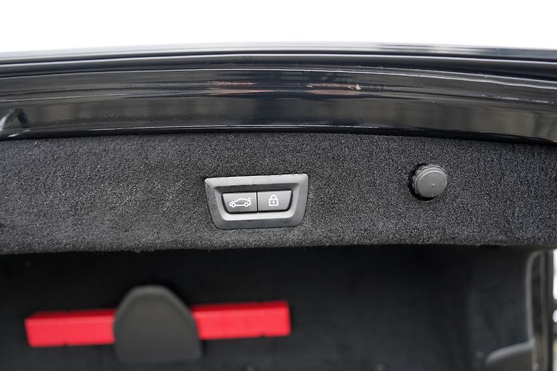 BMW Řada 7 740d xDrive/9AT/Lasery/Mpaket - fotka 13 z 50