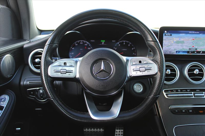 Mercedes-Benz GLC 300 4MATIC COUPE AMG 1.MAJ. ČR - fotka 14 z 32