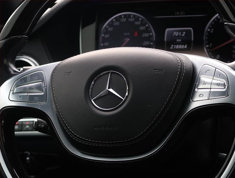 Mercedes-Benz Třídy S (2014) AMG Paket S 500 4MATIC, 4X4 - fotka 27 z 28