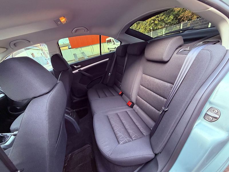 Škoda Octavia 1.2 TSi Ambiente, Serviska - fotka 11 z 24