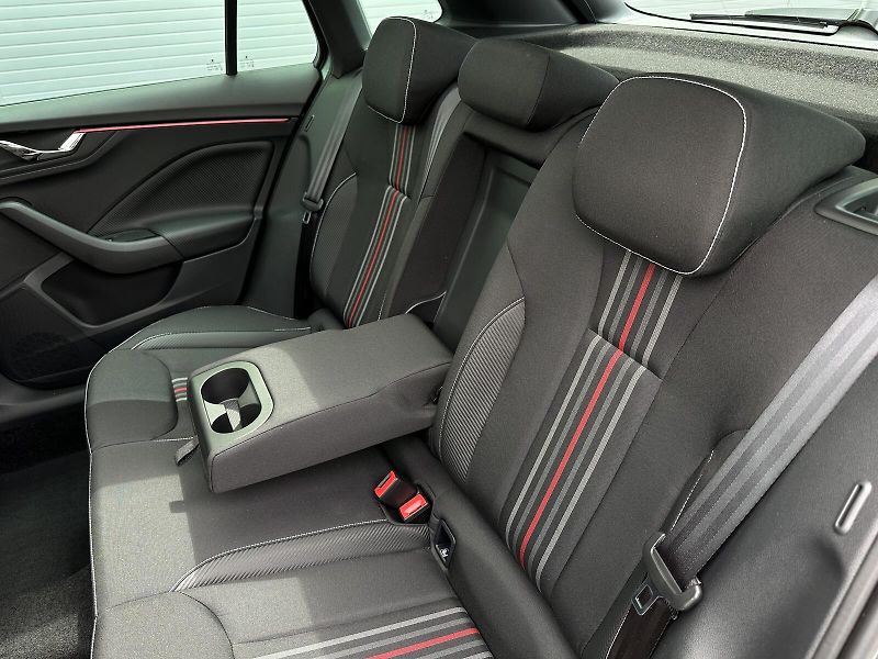 Škoda Kamiq 1.0TSi Monte Carlo 116PS Matri - fotka 34 z 41