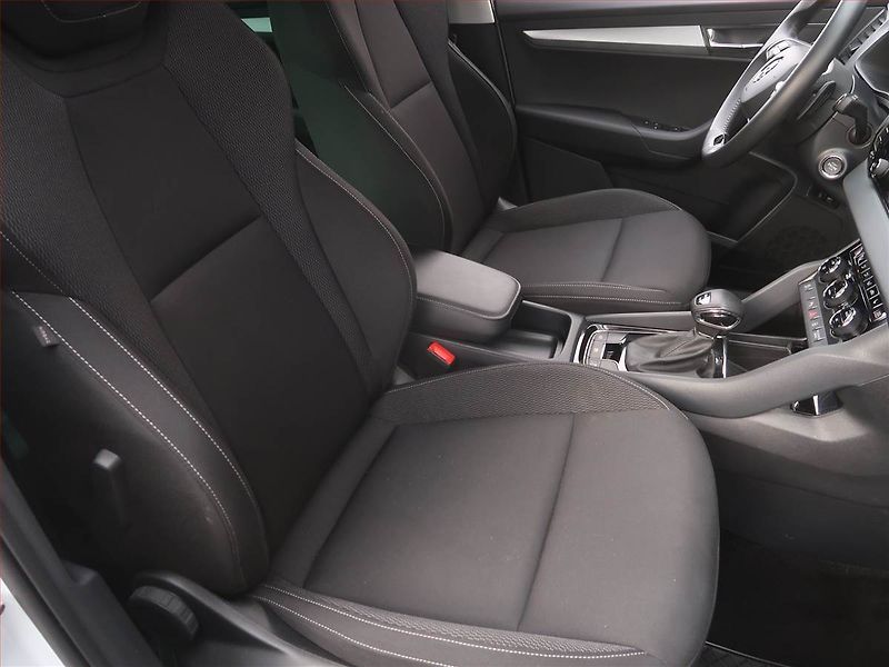 Škoda Karoq (2024) Fresh 2.0 TDI - fotka 9 z 22