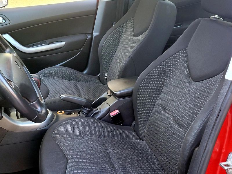 Peugeot 308 SW *KLIMA,SERV.KNÍŽKA,7míst  - fotka 22 z 34