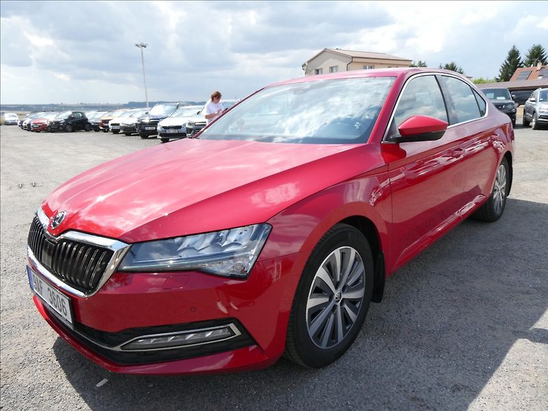 Škoda Superb 1,5 TSi 110kW STYLE+, NAVI,LED - fotka 3 z 37