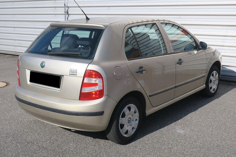 Škoda Fabia (2005) 1,2 47 kW Klima ČR STK do 7/28 - fotka 4 z 33
