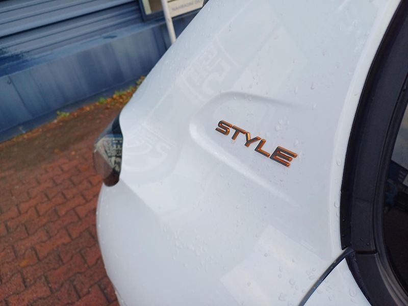 Peugeot 208 (2026) STYLE Turbo 100 MAN6  - fotka 6 z 22