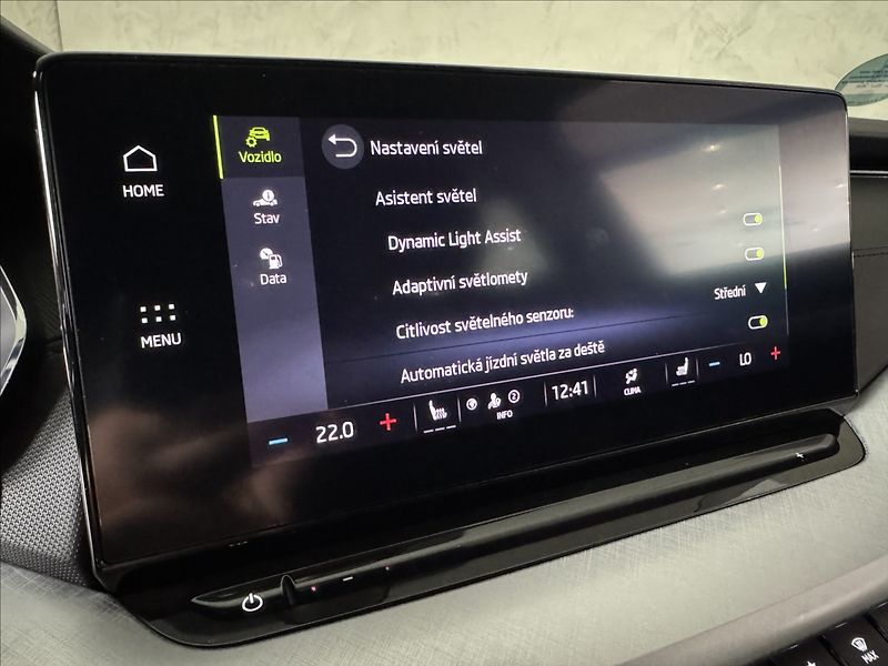 Škoda Octavia 2,0 TDi  DSG Tour Virtual LED - fotka 27 z 44