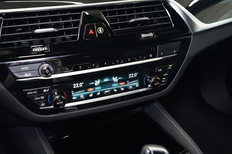 BMW Řada 6 640d xDrive GT, Laser, Tažné - fotka 39 z 47