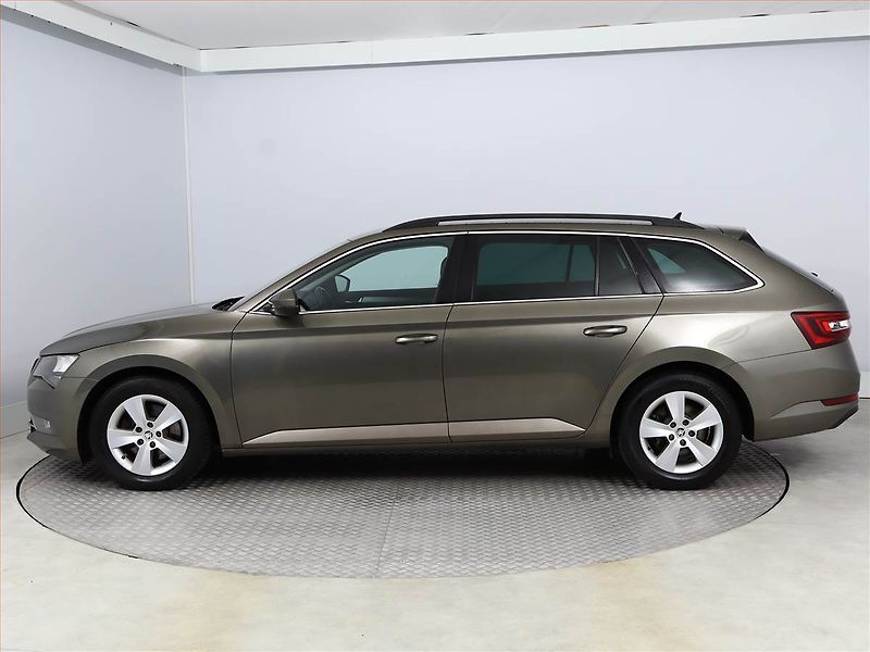 Škoda Superb (2016) 1.6 TDI, Automat - fotka 3 z 21