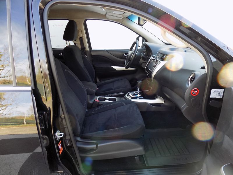 Nissan Navara (2017) 2.3DCi/4x4/Bi-xenon/NAVI/ČR/ - fotka 14 z 39