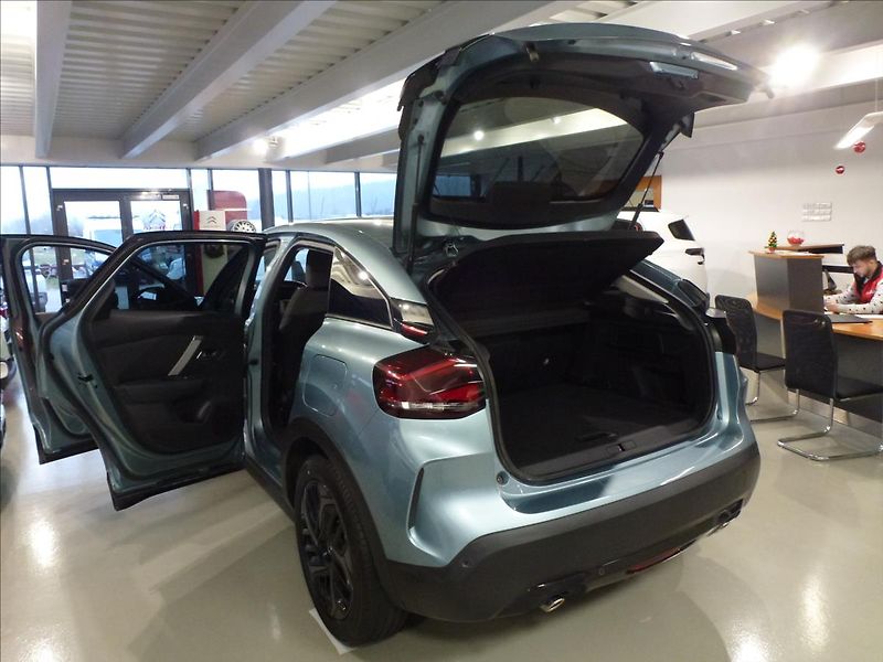 Citroën C4 1,2 Pure Tech 130 Shine MAN6 - fotka 14 z 17