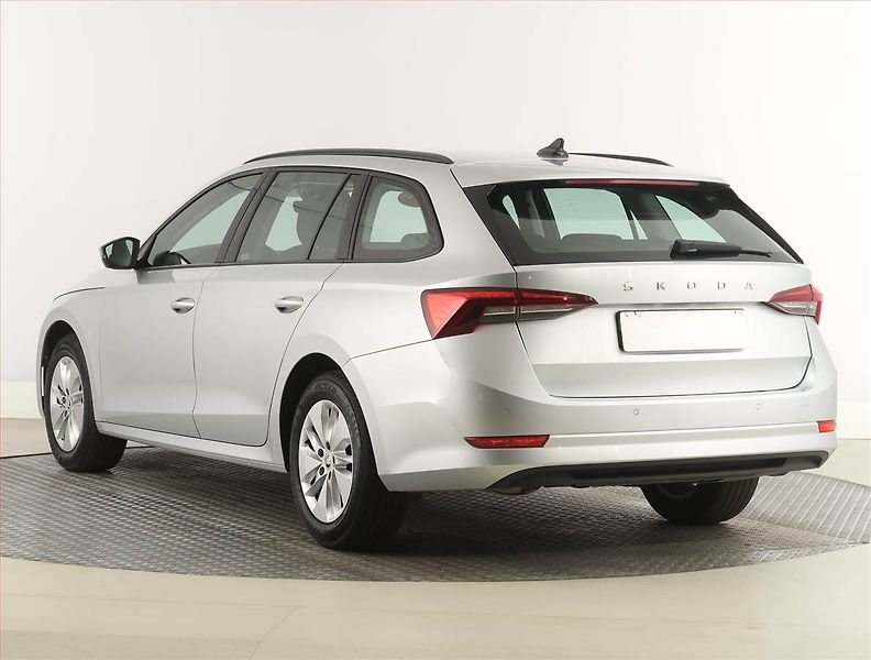Škoda Octavia (2023) Ambition 2.0 TDI, ČR,1.maj - fotka 4 z 24