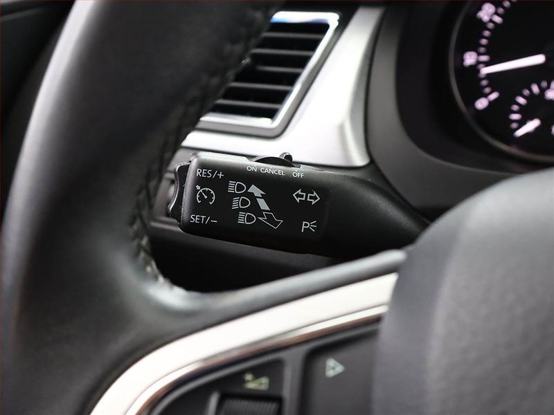 Škoda Rapid (2015) Spaceback 1.2 TSI, Tempomat - fotka 15 z 17