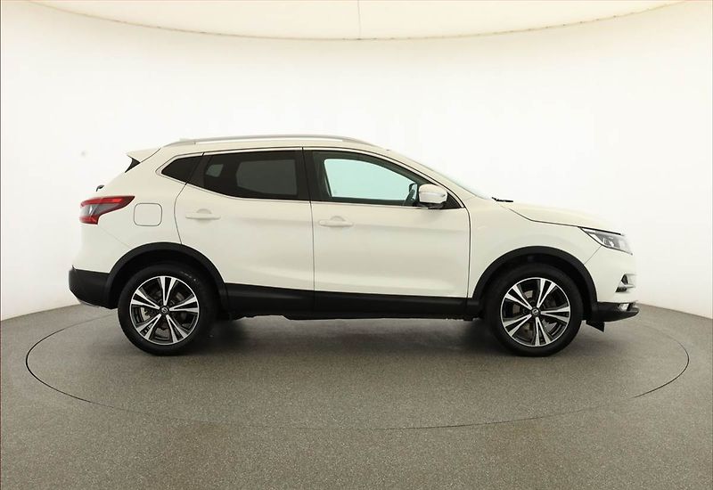 Nissan Qashqai (2018) 1.6 DIG-T, Navi, Tempomat - fotka 6 z 19