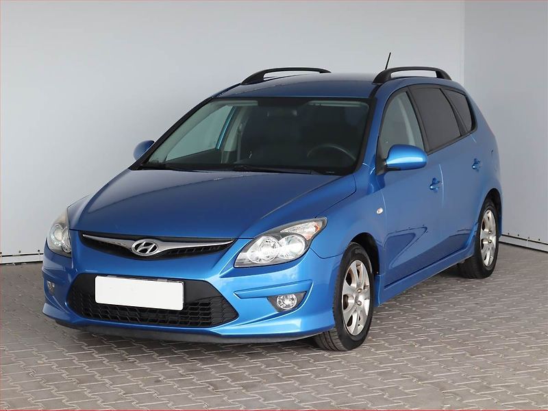 Hyundai i30 (2010) 1.6 MPI, Automat, Serv.kniha - fotka 2 z 18