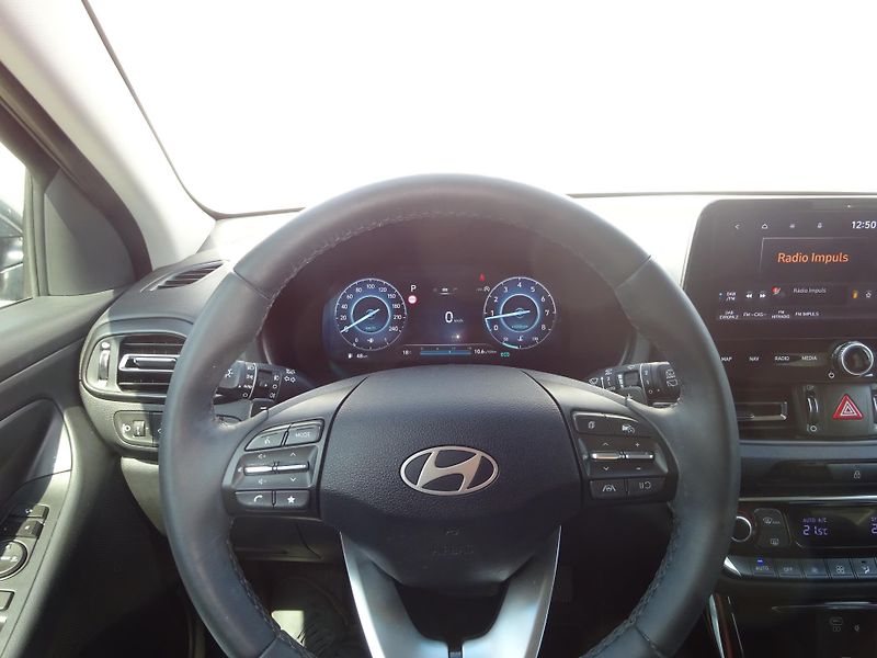 Hyundai i30 1.5 T-GDi 103kW DCT Style - fotka 13 z 20