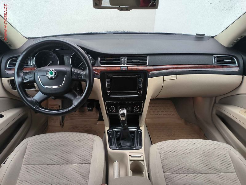 Škoda Superb (2009) 2.0TDi 4x4, ČR, Elegance - fotka 9 z 19
