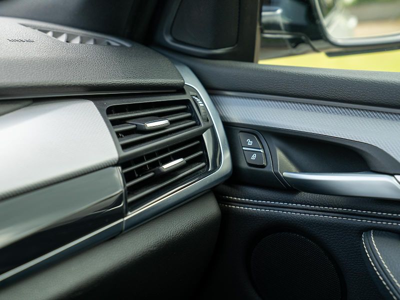 BMW X5 xDrive30d (F15) M Sport Paket - fotka 12 z 29