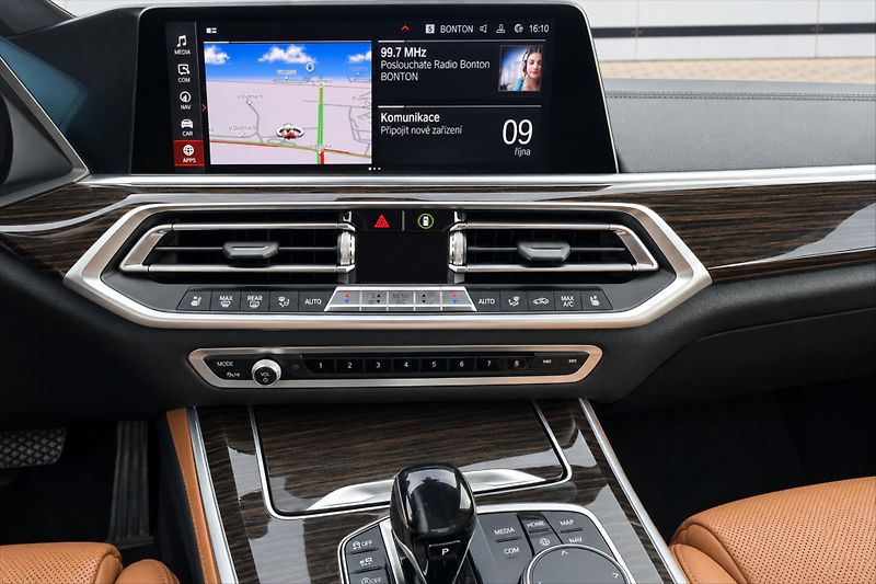BMW X5 xDrive 195kW SERVISNÍ KNIHA ČR - fotka 16 z 17