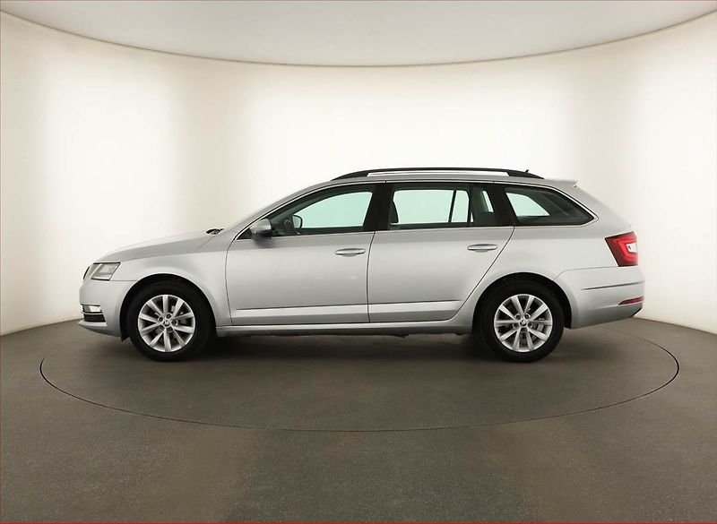 Škoda Octavia (2018) 1.6 TDI, Automat, Serv.kniha - fotka 3 z 15