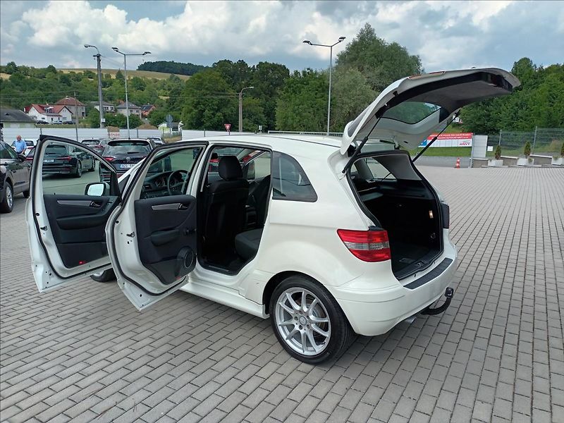 Mercedes-Benz Třídy B 2,0 i,B 200,100kw,TAŽNÉ,VÝHŘEV - fotka 10 z 33