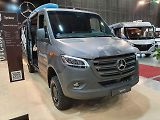 Mercedes na svém stánku vystavoval obytný vůz do terénu.