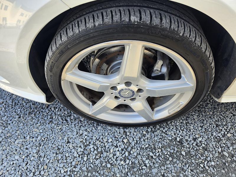 Mercedes-Benz CLS 350CDI 4-MATIC Harman&Kardon  - fotka 6 z 39