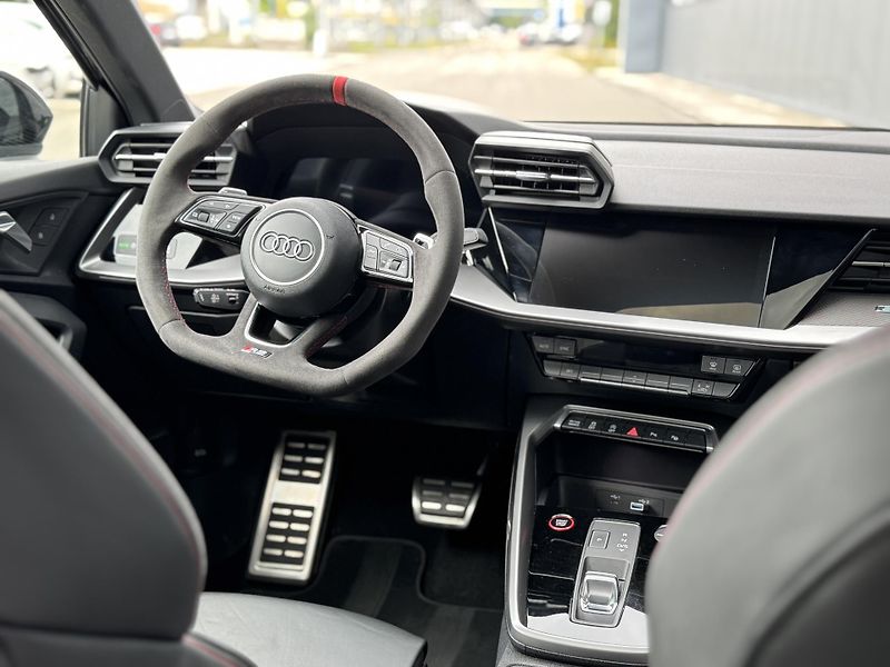 Audi RS 3 (2024) - fotka 6 z 9