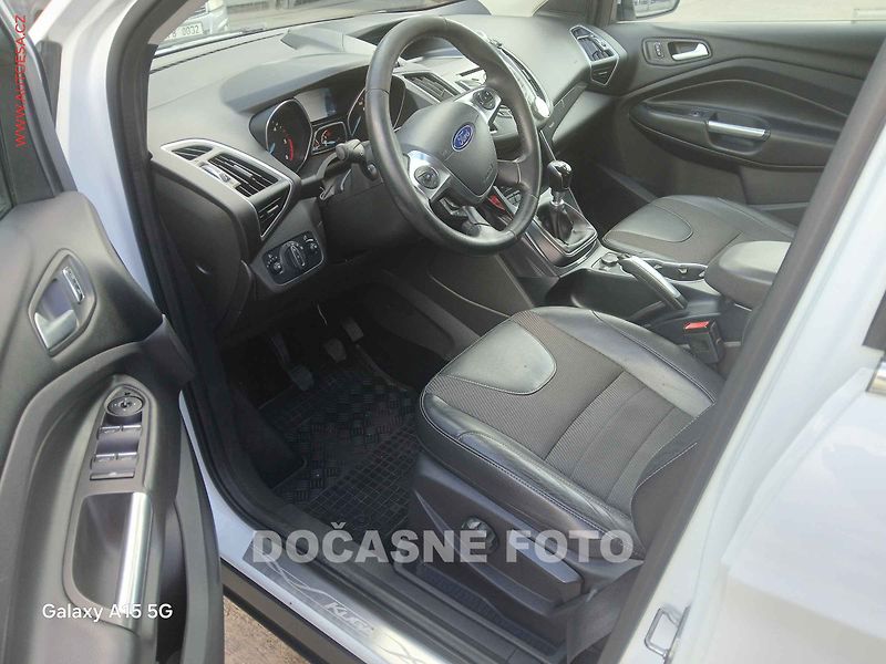 Ford Kuga (2014) 2.0 TDCi 4X4, ČR, AC, TZ - fotka 3 z 3