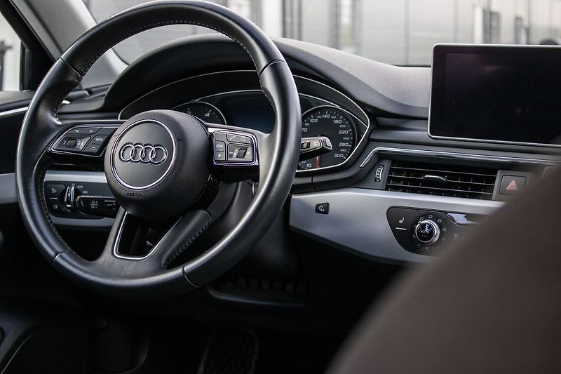 Audi A4 - fotka 14 z 26