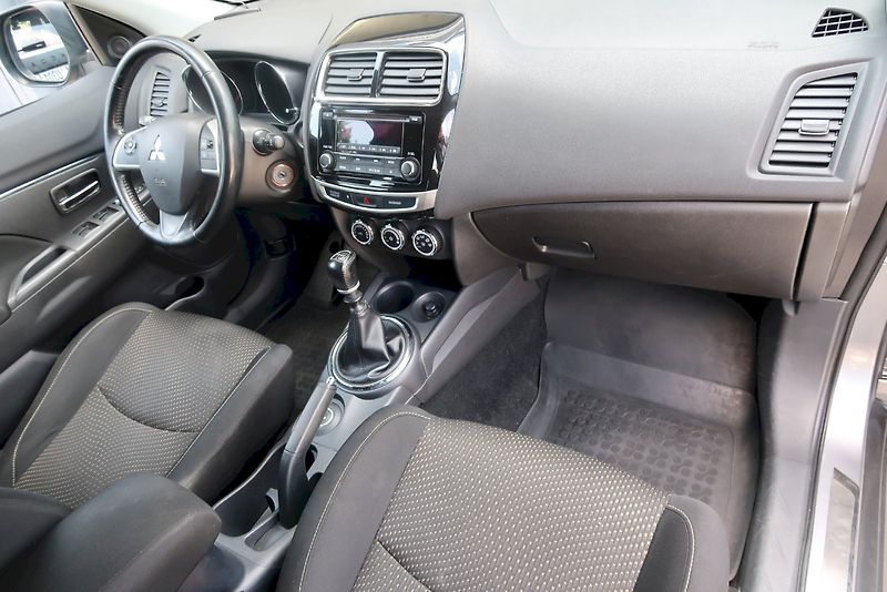 Mitsubishi ASX (2014) 1,8 Di-D 110 kW - fotka 18 z 26
