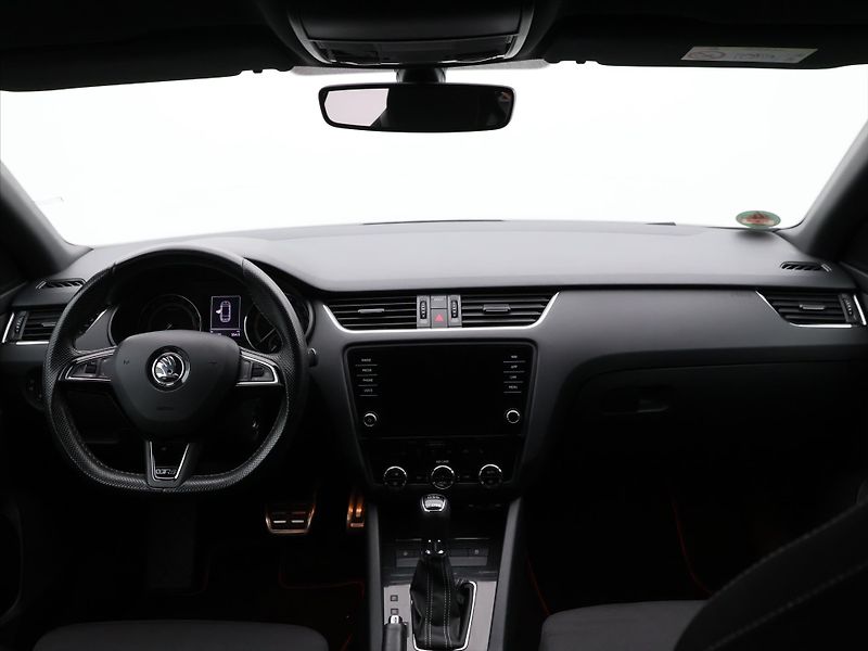 Škoda Octavia RS 2,0 TDI 135kW DSG LED 1.Maj - fotka 19 z 27