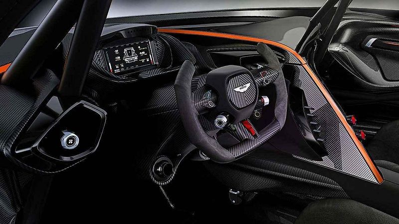 Aston Martin Vulcan homologovaný pro silniční využití.