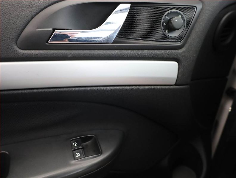 Škoda Octavia (2007) 1.9 TDI, nová STK - fotka 10 z 11