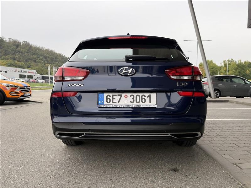 Hyundai i30 1,5 i  WG Comfort Alu 16 - fotka 6 z 25