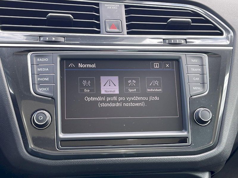 Volkswagen Tiguan (2016) 2.0 TDI 140kW 4MOT DSG Highlin - fotka 17 z 35