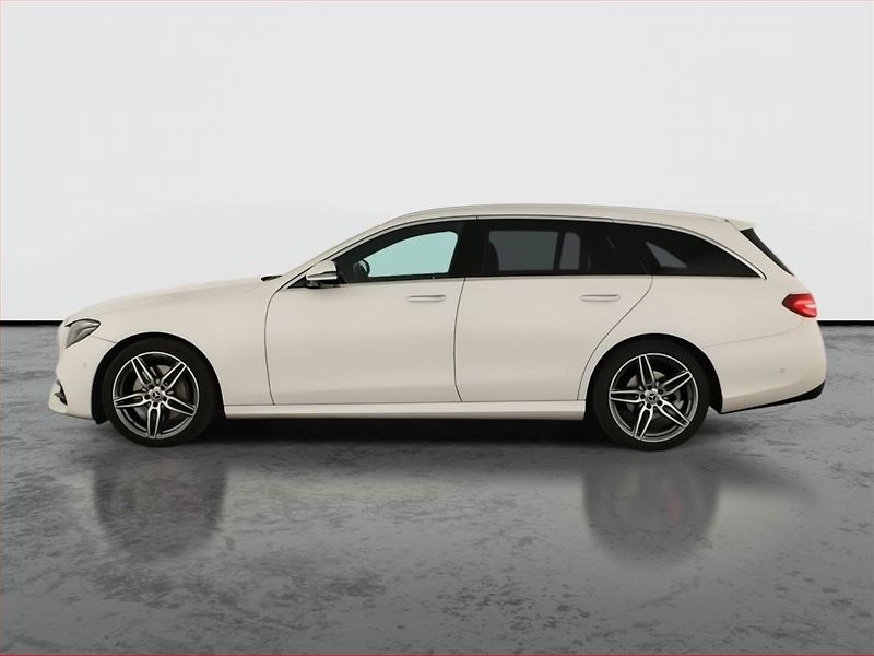 Mercedes-Benz Třídy E (2018) E 220 d 4MATIC - fotka 3 z 21