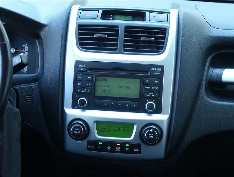 Kia Sportage (2009) 2.0 CRDi, 4X4, Serv.kniha - fotka 12 z 18