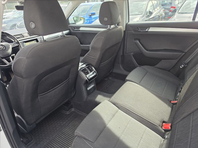 Škoda Superb III 1,4TSi 110KW DSG Style - fotka 23 z 53