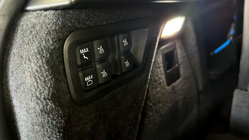 BMW X7 M60i X-DRIVE / ZÁRUKA / 7 MÍST - fotka 25 z 67