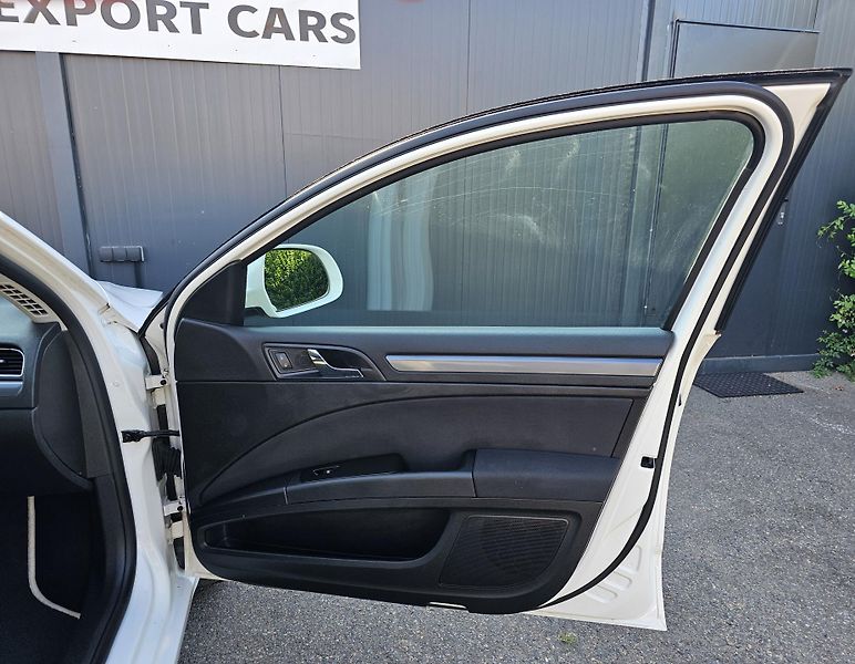 Škoda Superb 1.4 TSI 92 kW,TAŽNÉ,SERVISKA - fotka 26 z 50