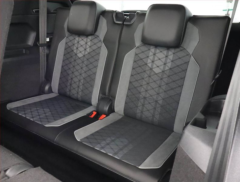 Volkswagen Tiguan Allspace (2022) R-Line 2.0 TDI - fotka 17 z 21