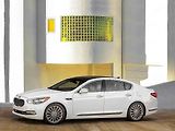 Kia K900.