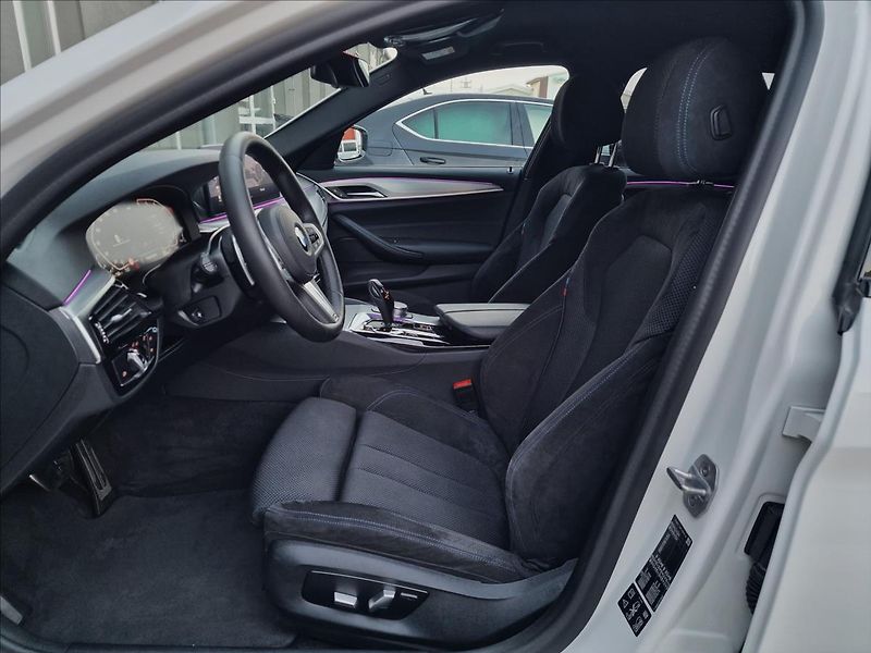 BMW Řada 5 520d Xdrive M-Sport ČR,1.Maj. - fotka 19 z 50