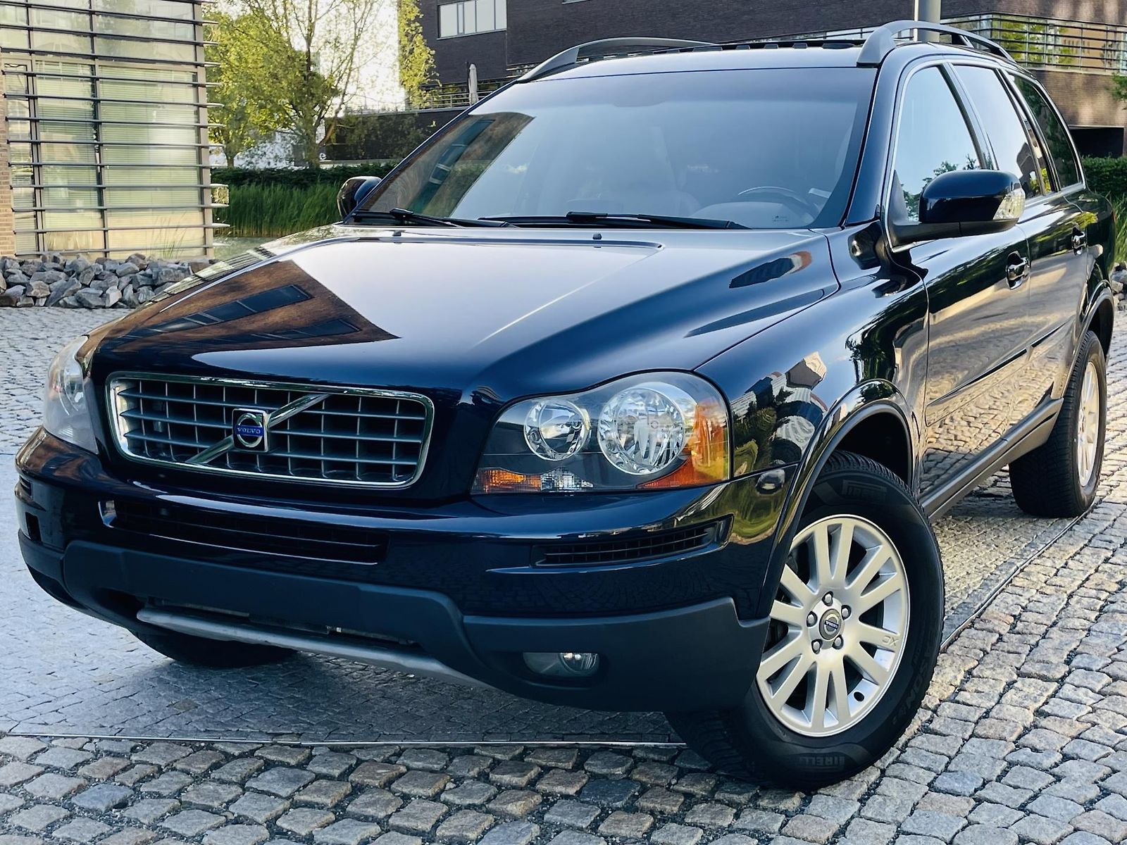Volvo XC90 2.4D5 136KW 4x4 AUT SERVISKA