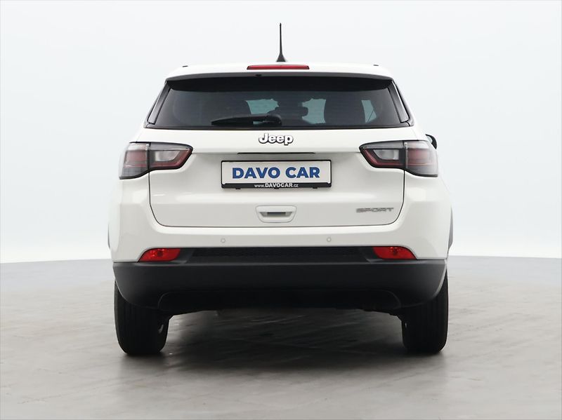 Jeep Compass 1,3 MultiAir 96kW Night Eagle - fotka 6 z 40