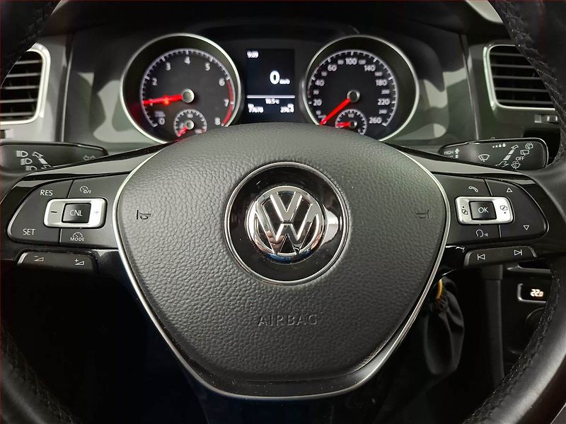 Volkswagen Golf (2018) 1.0 TSI, Tempomat - fotka 16 z 19