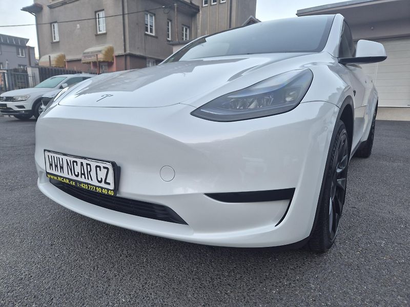 Tesla Model Y RWD 220kw TZ SOH 93,1 % - fotka 48 z 50